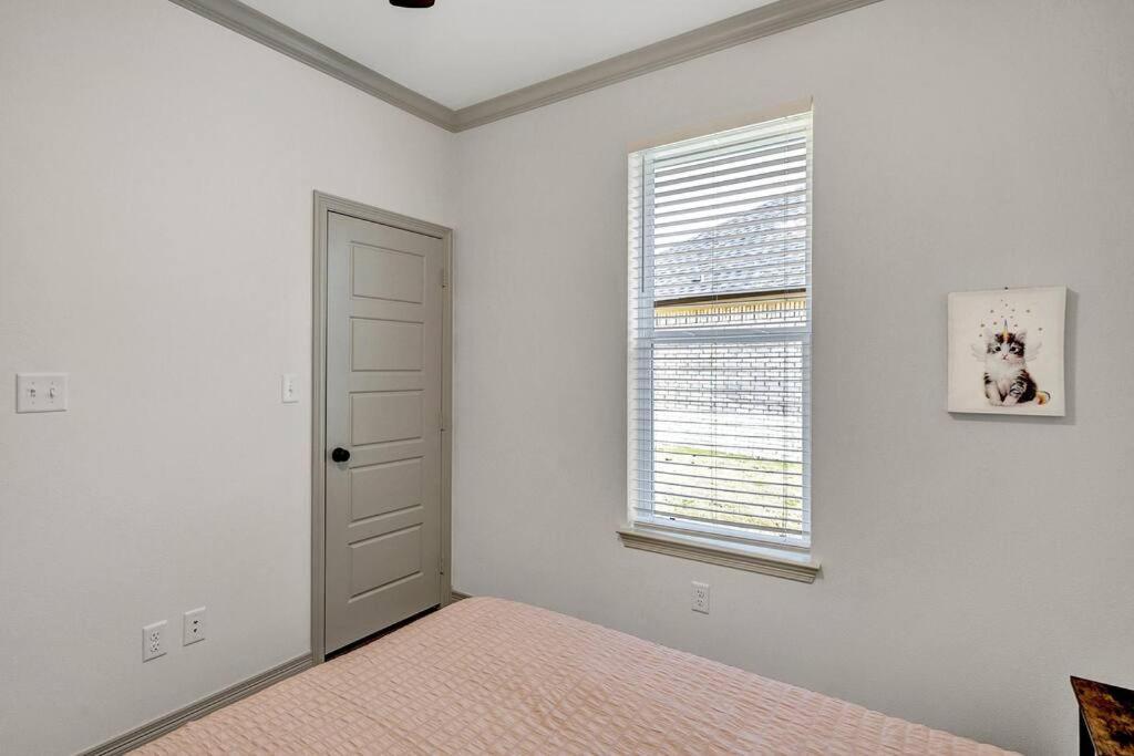 Alamo Luxury Living Up To 11 Villa Tyler Exterior photo